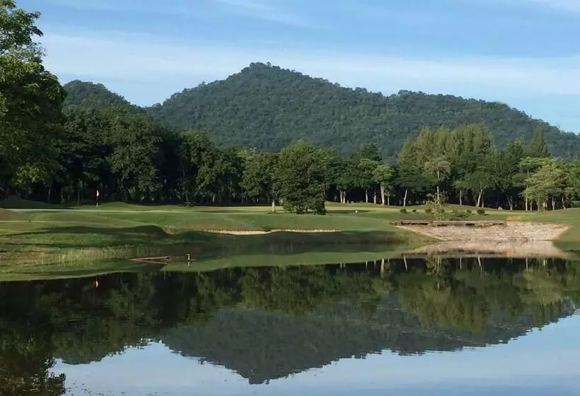 ホテル Sawang Resort Golf Club And