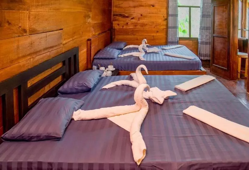 Hotelli Sinharaja Forest Gate