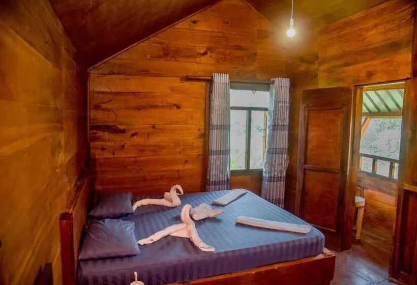 Hotelli Sinharaja Forest Gate