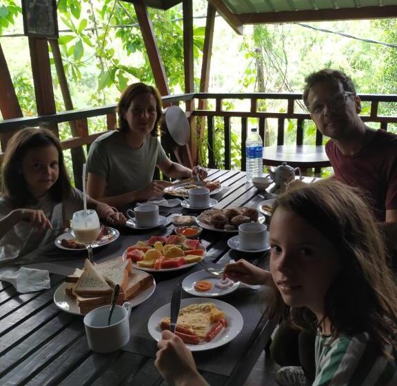 Hotel Sinharaja Forest Gate