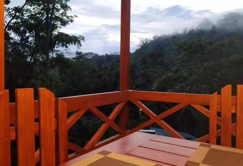 Hotelli Sinharaja Forest Gate