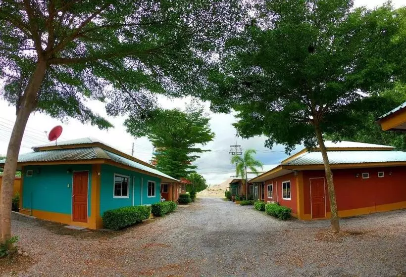 ホテル Somjainuk Resort 2