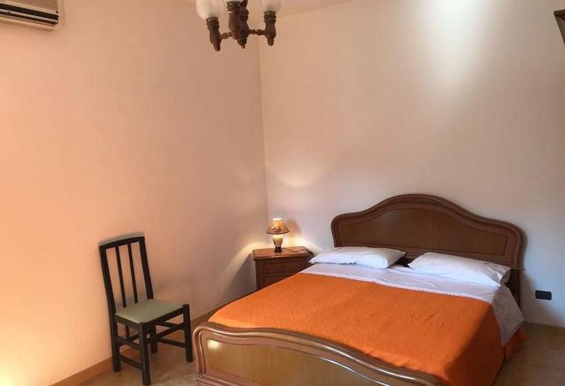 بنسيون Affittacamere Locri