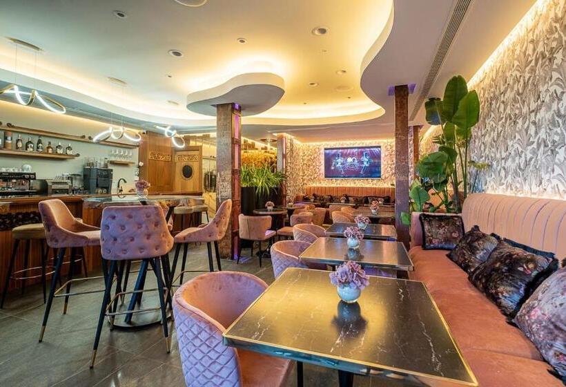 On Suites Sevilla Apartments Designed For Adults