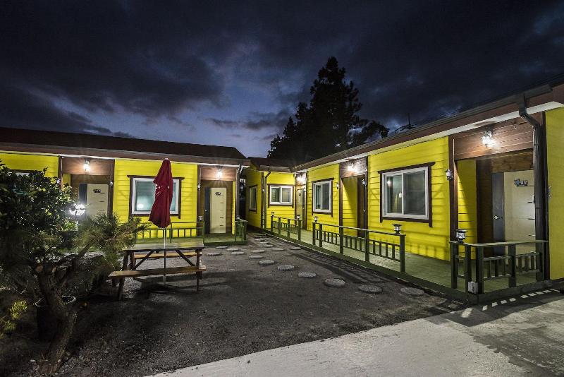 Hotel Brassica Flower Pension