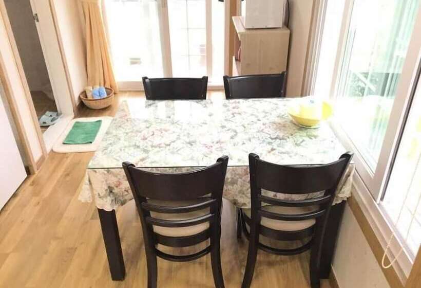 ホテル Izmir Pension