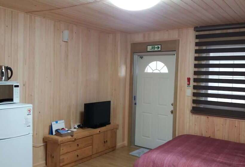 ホテル Izmir Pension