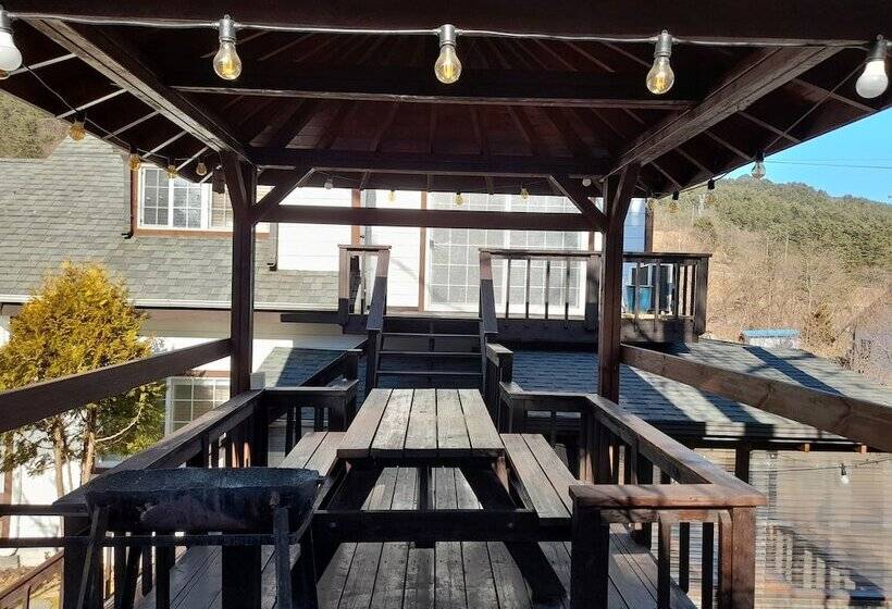 ホテル Izmir Pension