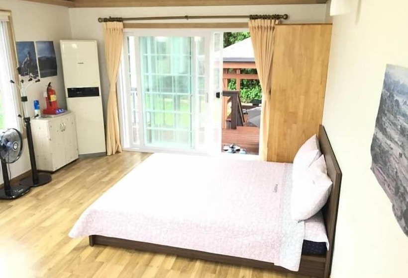 ホテル Izmir Pension