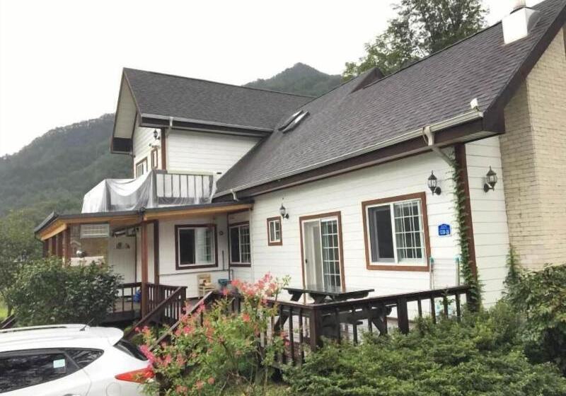 ホテル Izmir Pension