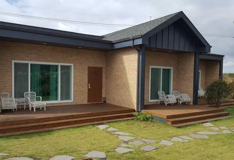 Hotelli Wind Jeju Cafe & Pension