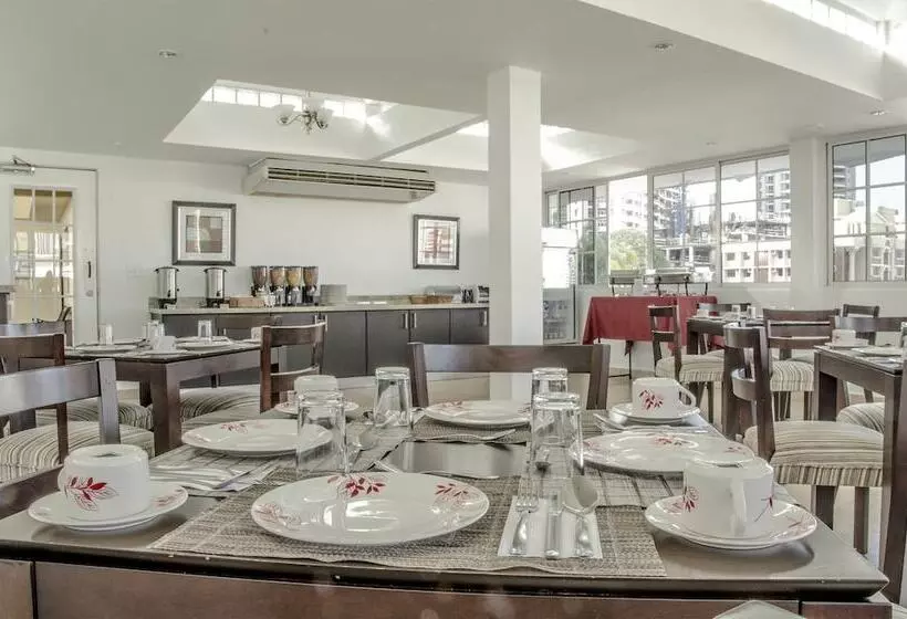 Aparthotel Sevilla Suites