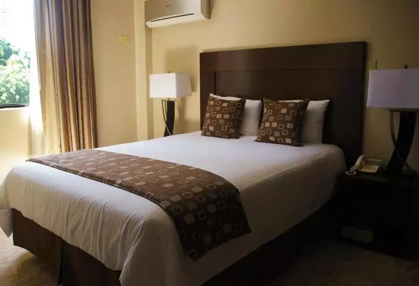 Aparthotel Sevilla Suites