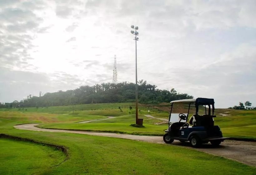 Отель Bangi Resort