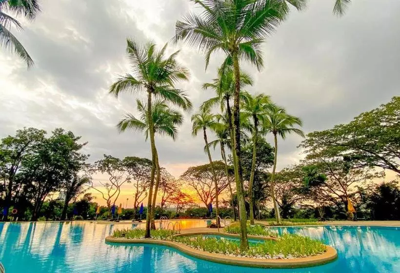 Отель Bangi Resort