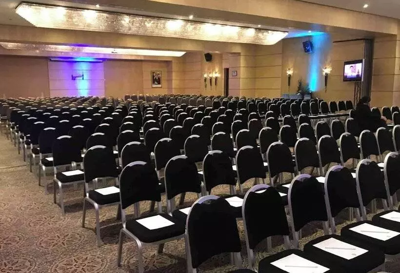 هتل Farah Casablanca