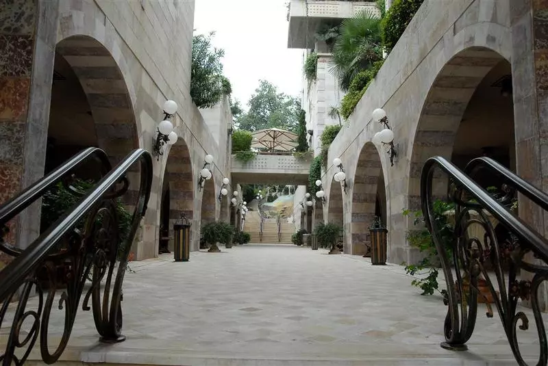 Grand Hills Hotel & Spa