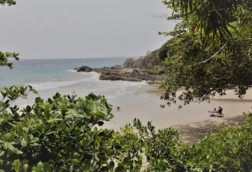 هتل Half Moon Blue