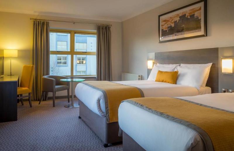 Отель Newtown Park