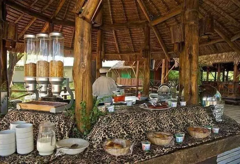 هتل Samburu Intrepids Tented Camp