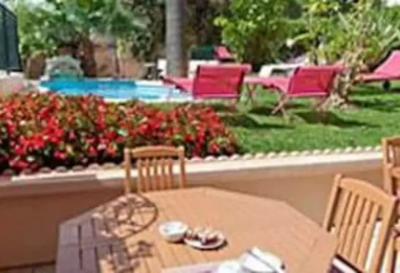 בית מלון כפרי Sun Riviera