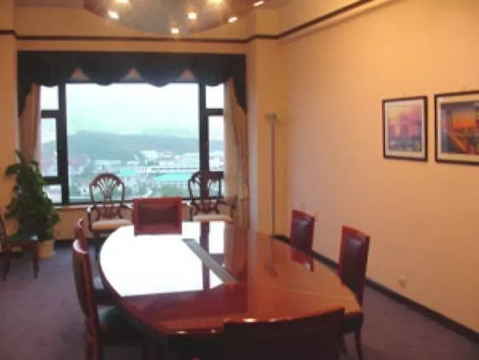 酒店 Surf Plaza Resort