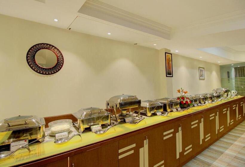 فندق Monarch Brigade Road