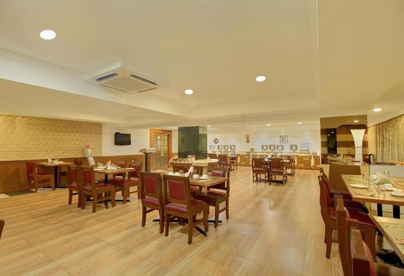 فندق Monarch Brigade Road