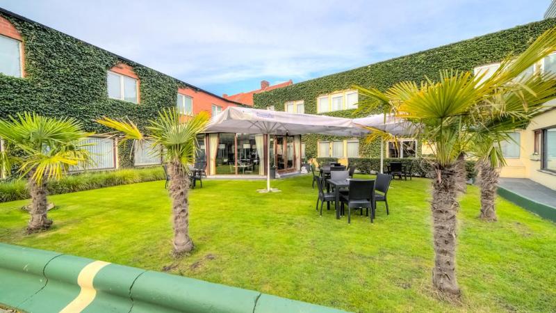 هتل Sleep & Go Menen