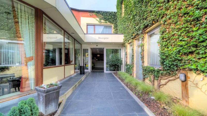 هتل Sleep & Go Menen