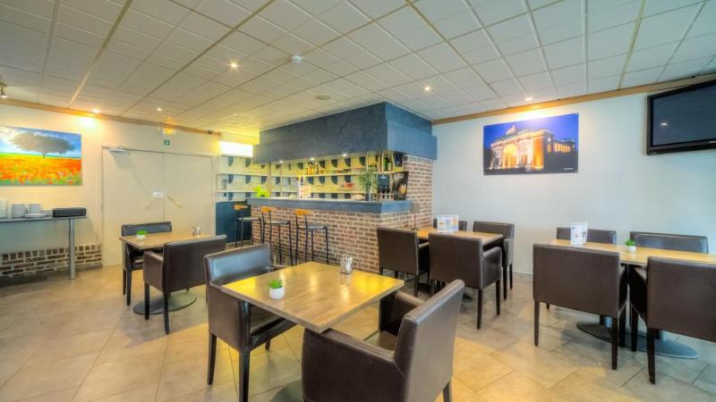 هتل Sleep & Go Menen