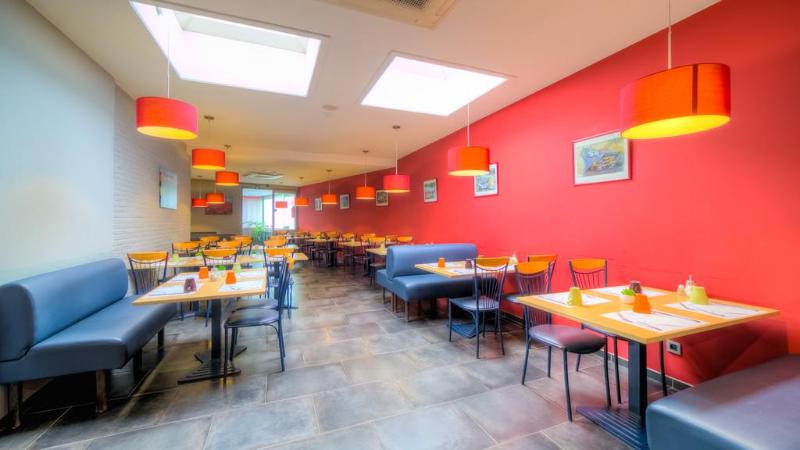 هتل Sleep & Go Menen