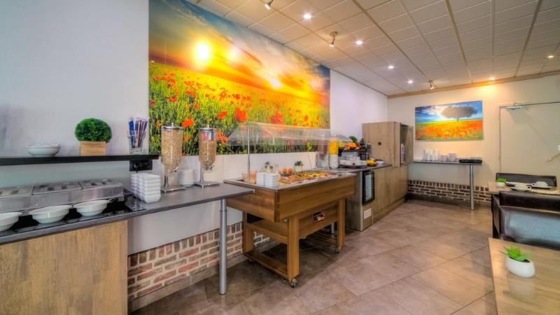 هتل Sleep & Go Menen