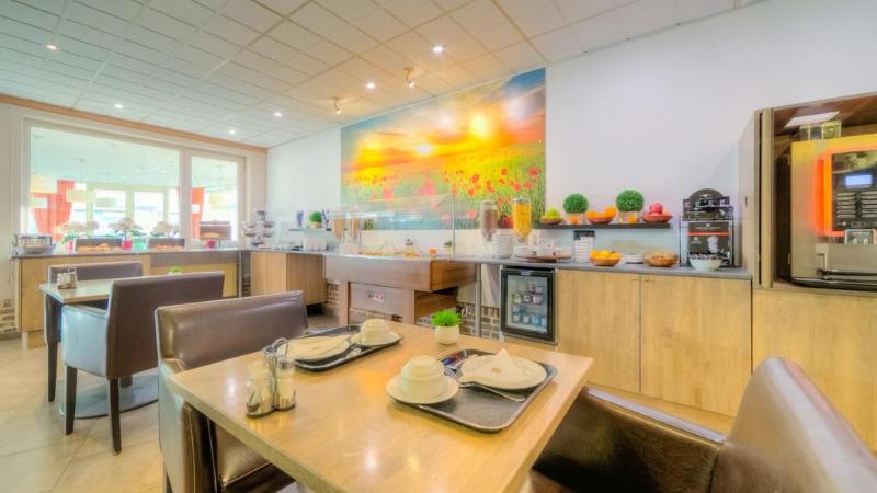 هتل Sleep & Go Menen