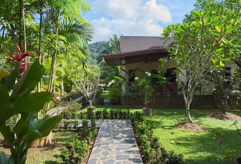 ホテル Chanapha Residence