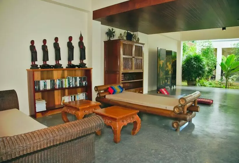 ホテル Chanapha Residence