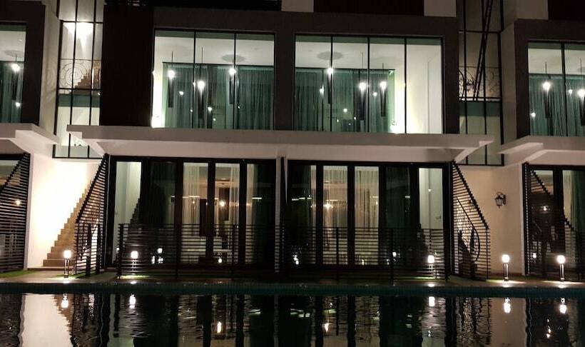 هتل Hermitage Boutique House