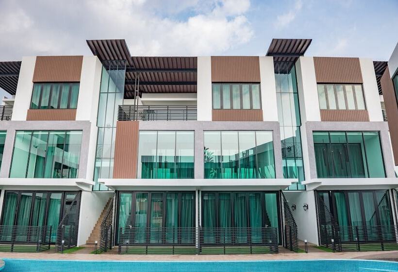 هتل Hermitage Boutique House