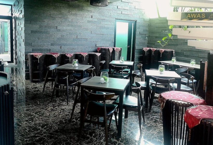 هتل Hermitage Boutique House