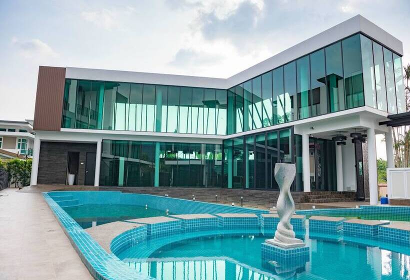 هتل Hermitage Boutique House