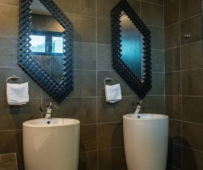 هتل Hermitage Boutique House