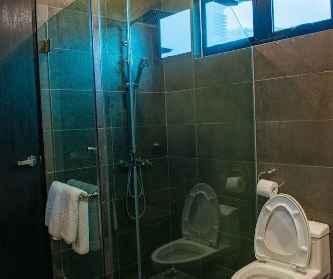 هتل Hermitage Boutique House