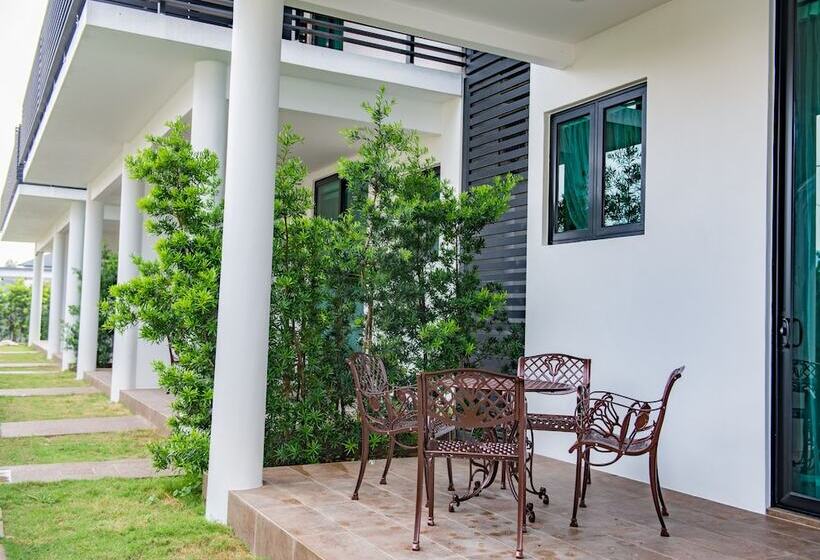 هتل Hermitage Boutique House