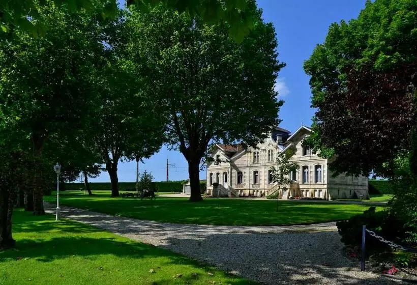 Aamiaismajoitus (B&B) Château Maucaillou
