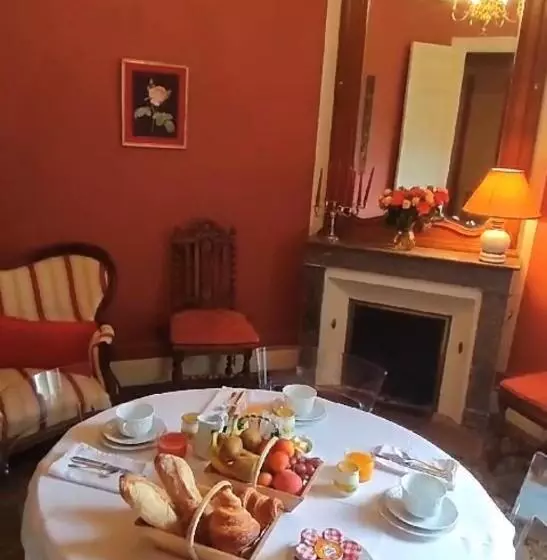 Aamiaismajoitus (B&B) Château Maucaillou