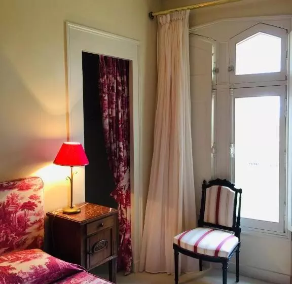 Aamiaismajoitus (B&B) Château Maucaillou