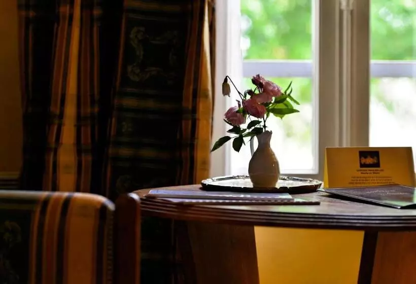 Aamiaismajoitus (B&B) Château Maucaillou