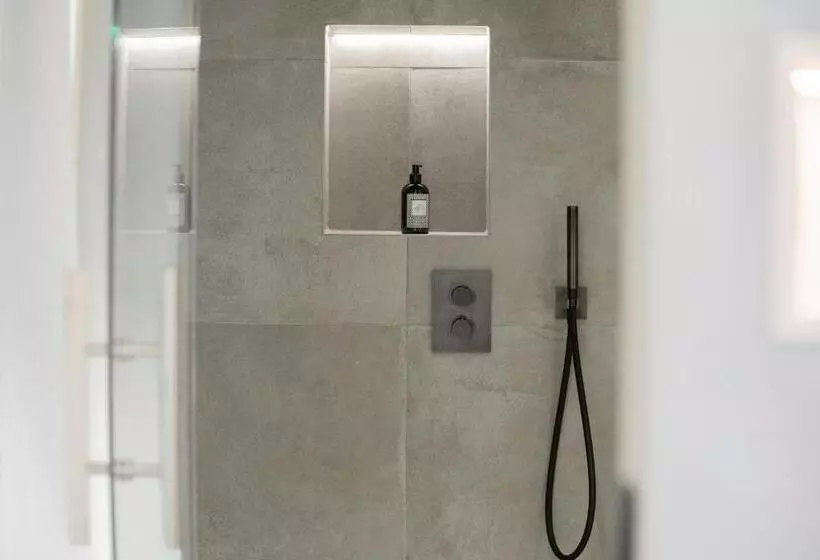 Hotelli Amrai Suites