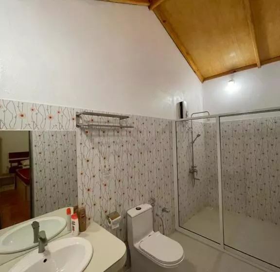 هتل Thoddoo Island Life