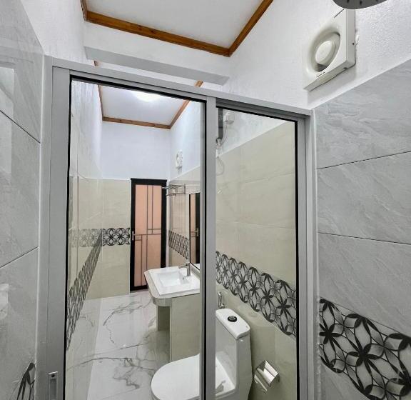 هتل Thoddoo Island Life